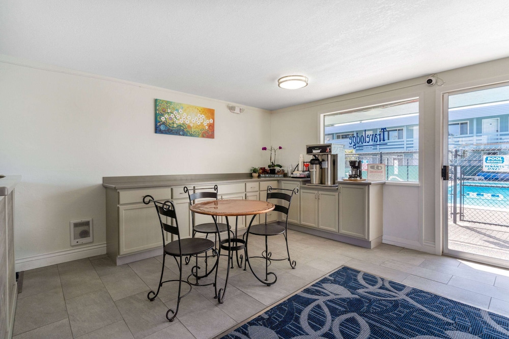 Travelodge by Wyndham Florence 7/53
