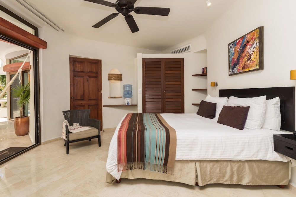 STUDIO, QUEEN BED, GARDEN VIEW