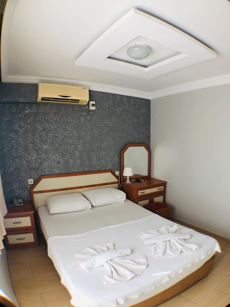 Altinyaz Hotel 10/35