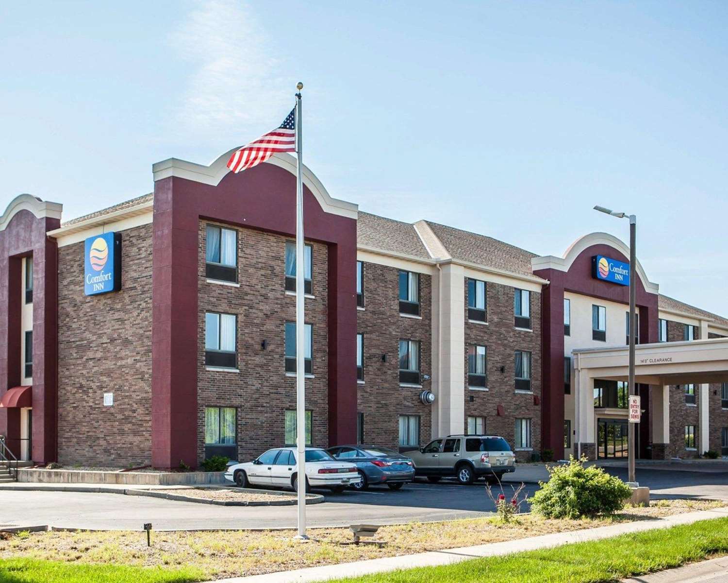 Comfort Inn Lees Summit @ Hwy 50 & Hwy 291 2/15