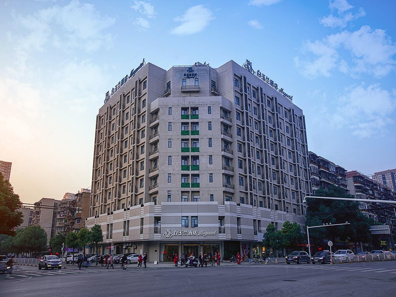 Baiyulan Hotel (Wuhan Meiyuan Xiaoqu Metro Station Dingziqiao) 3/27
