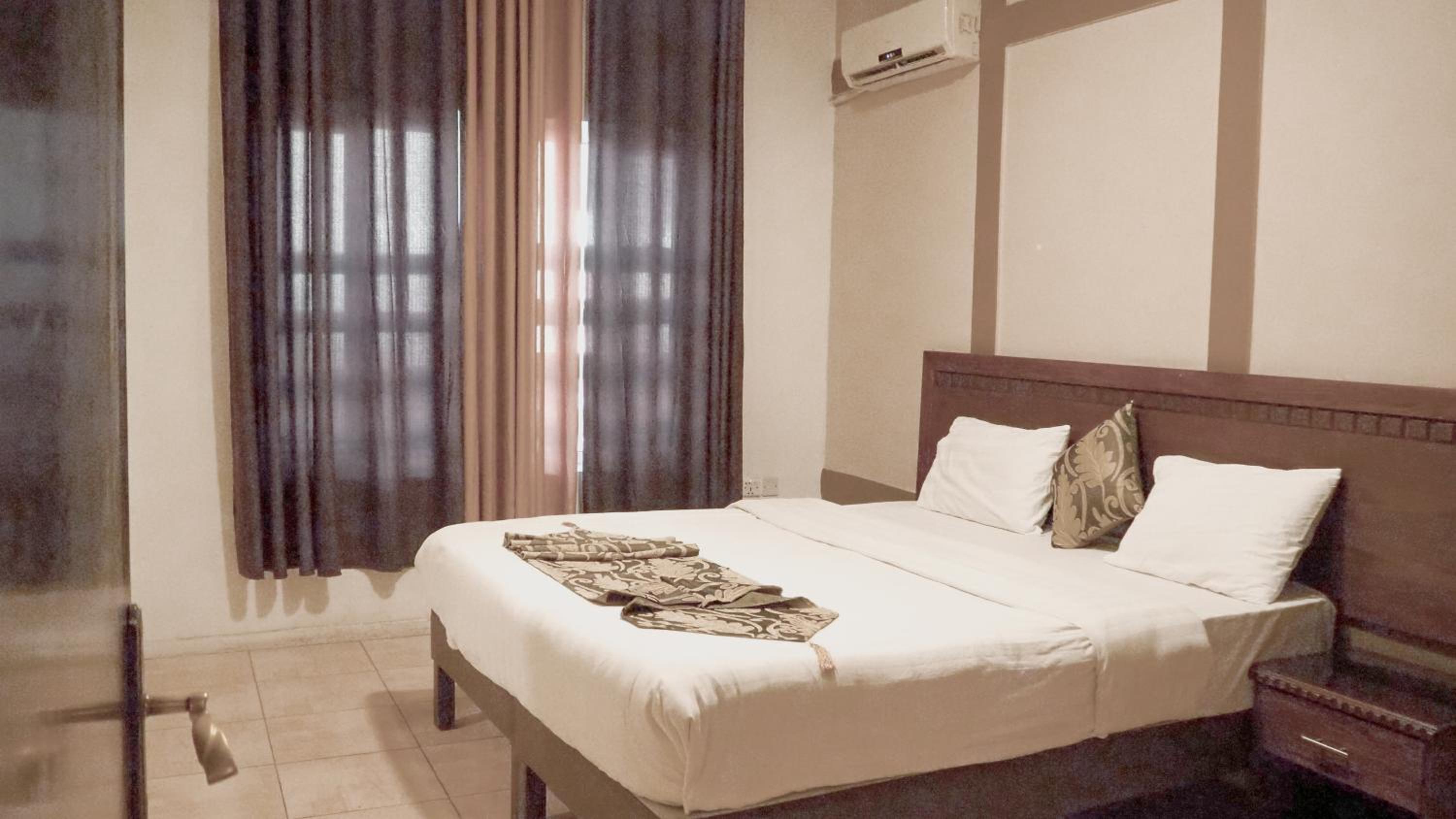 Alfawanees Hotel Apartments 3/28