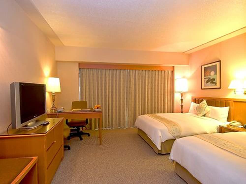 First Hotel 32/53