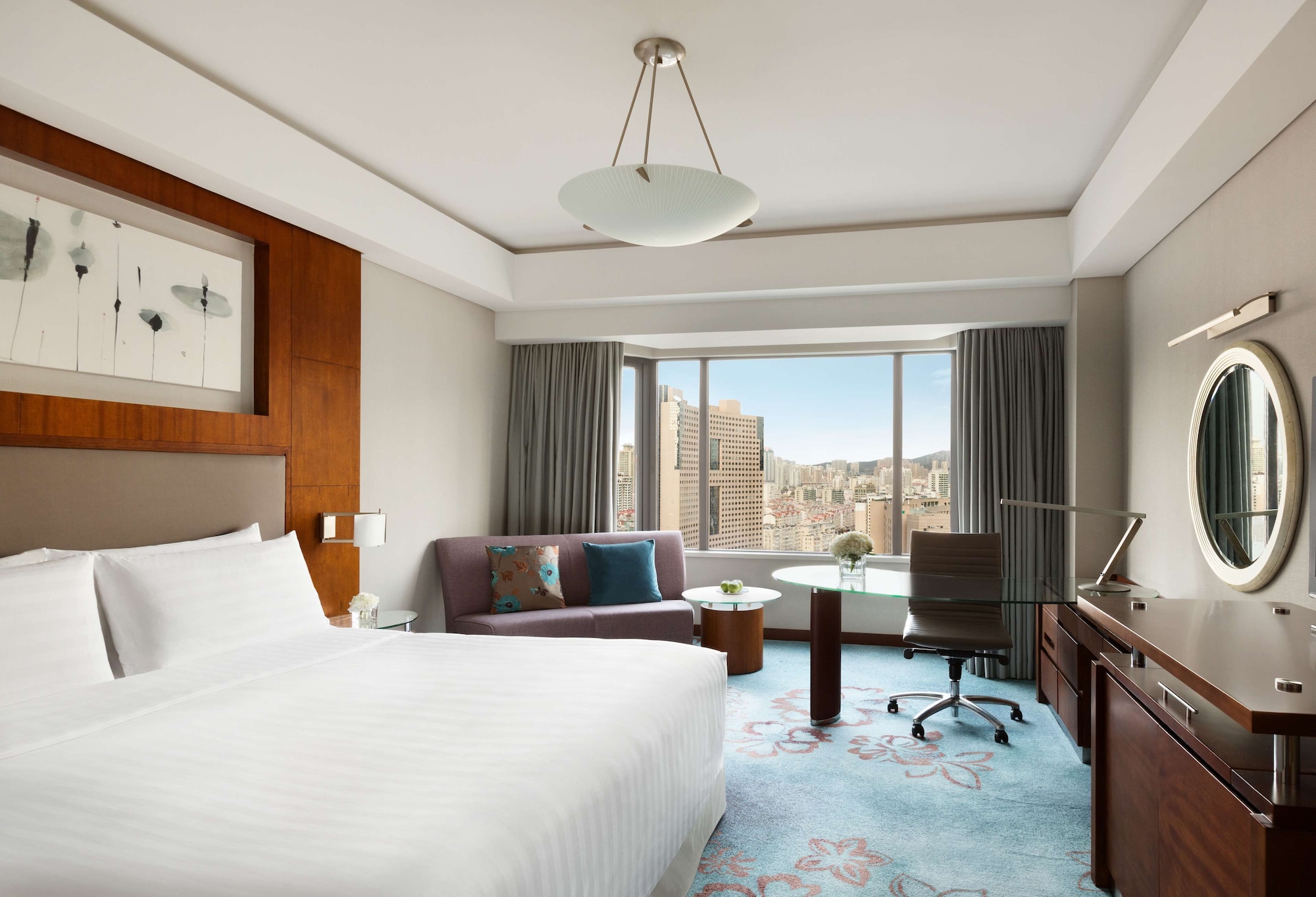Deluxe, King Bed, City Wing