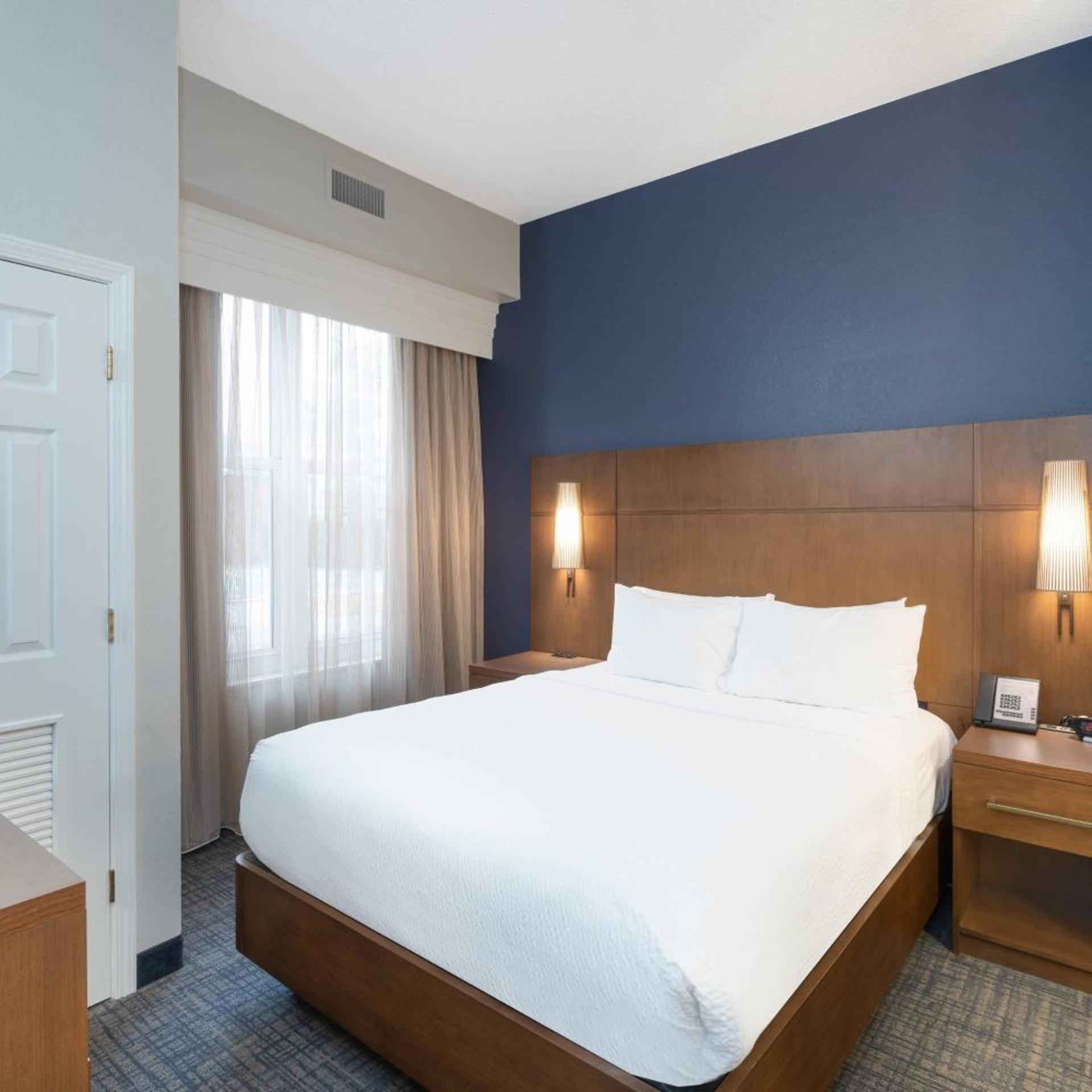 Room, King Bed, Sofa, Allergy Friendly