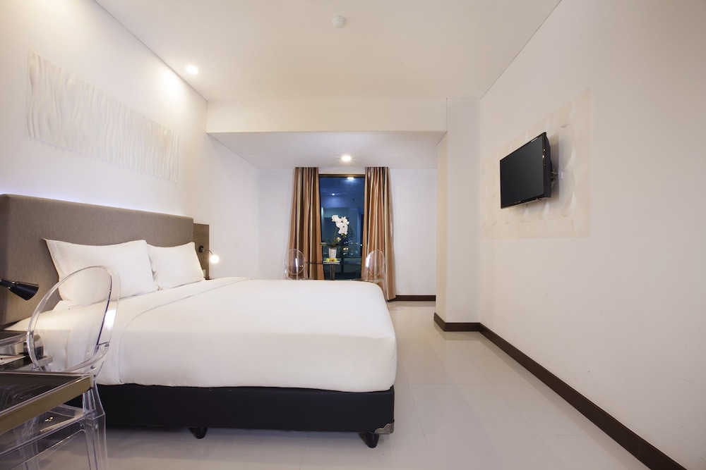 VERSE HOTEL CIREBON 14/72