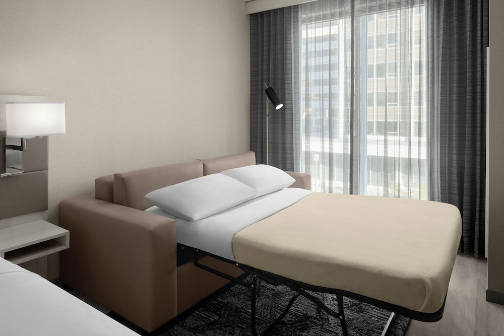 AC Hotel St. Louis Clayton 11/38