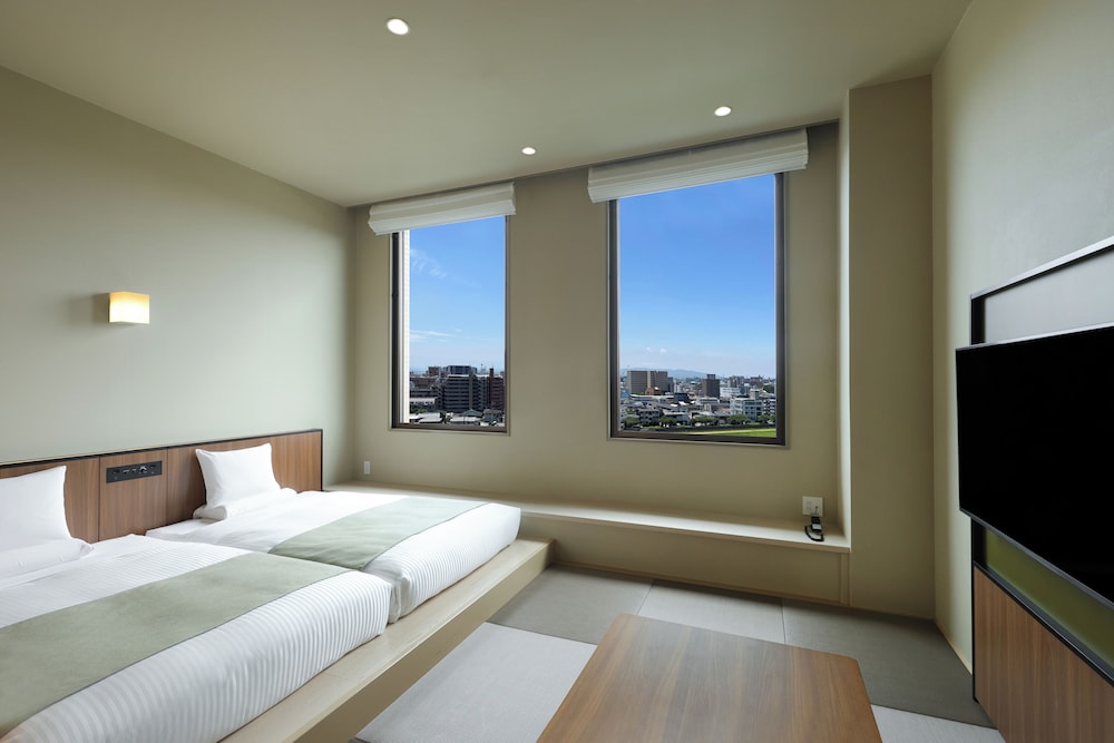 Japanese, Family, Twin Beds, 2 Futon Beds, No Cleaning Services