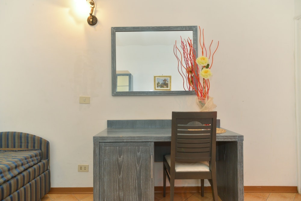 Trani B T Rooms 4/46