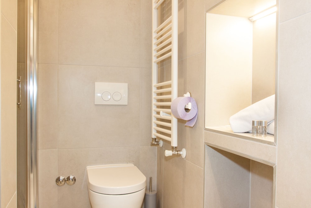 Tesla Boutique Apartments & Rooms 45/50