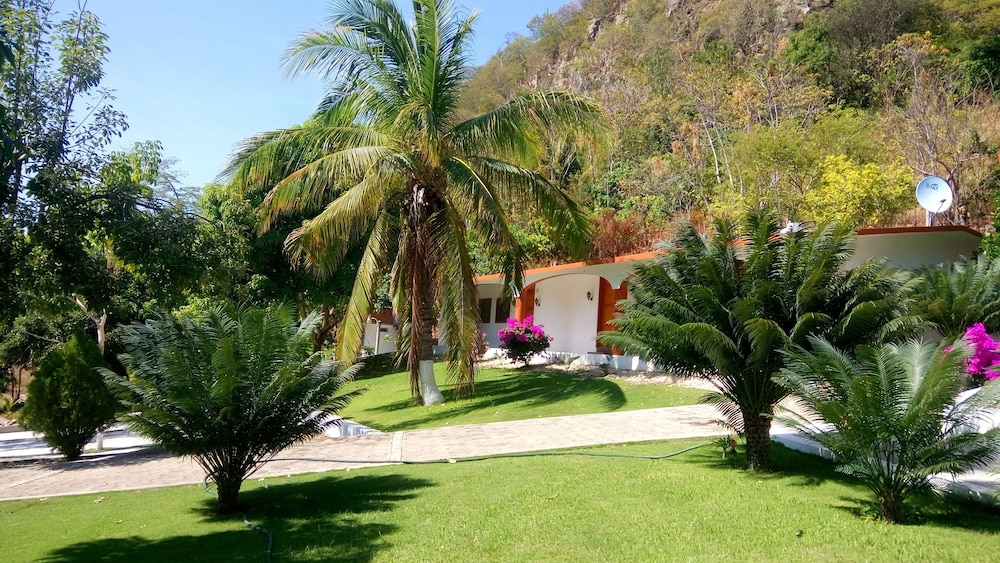 Hotel &amp; Club Campestre Altos Paraiso 36/50