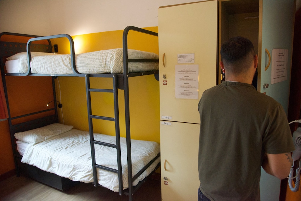 Sunflower City Backpacker & Student Hostel 24/48