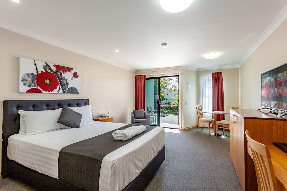 SUPERIOR, KING BED