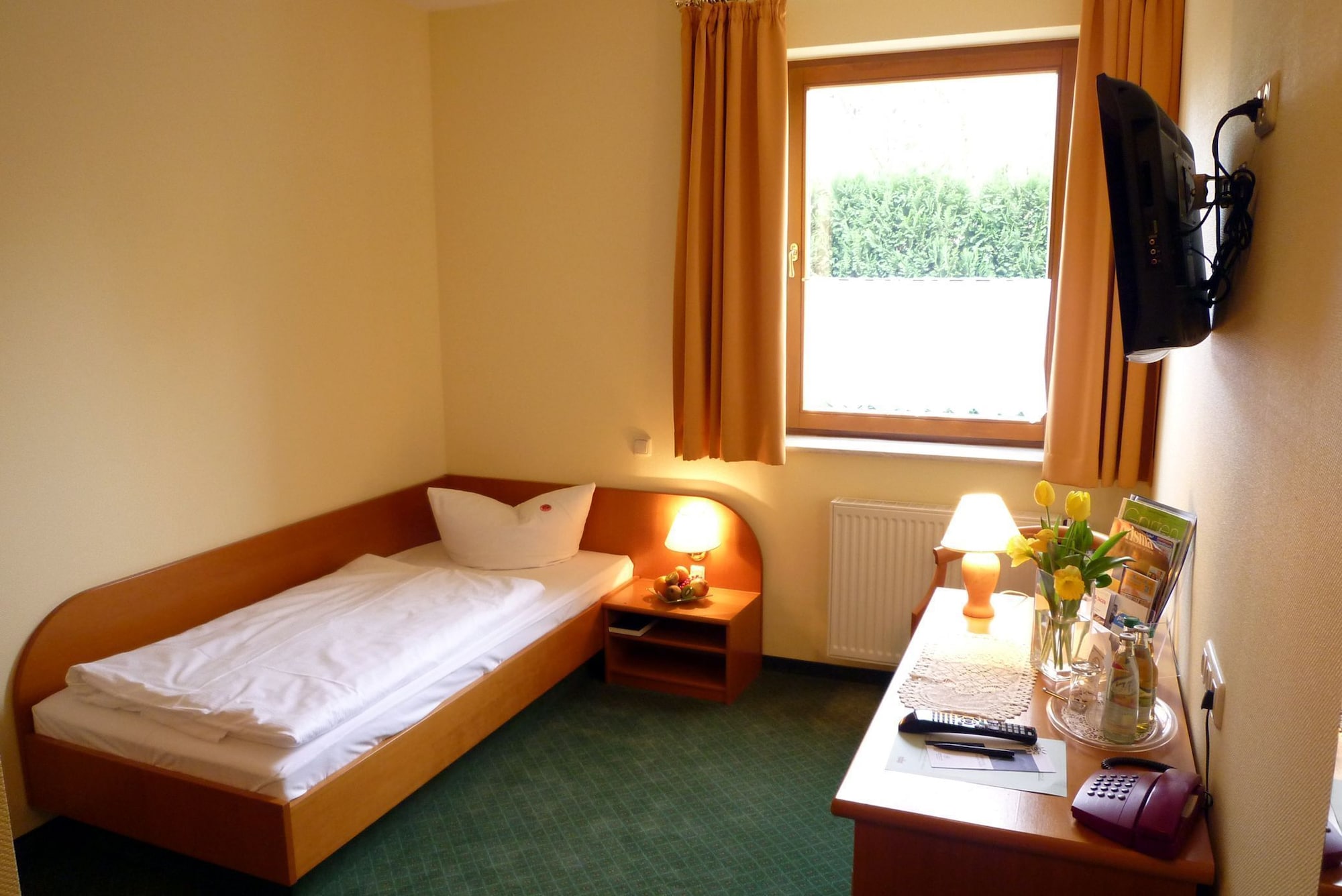 STANDARD, SINGLE, SINGLE BED