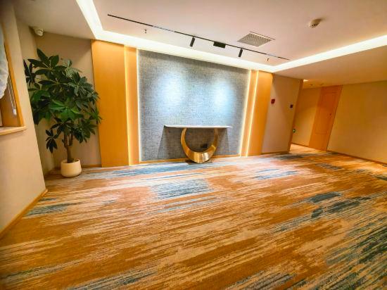 Todays International Hotel 19/24