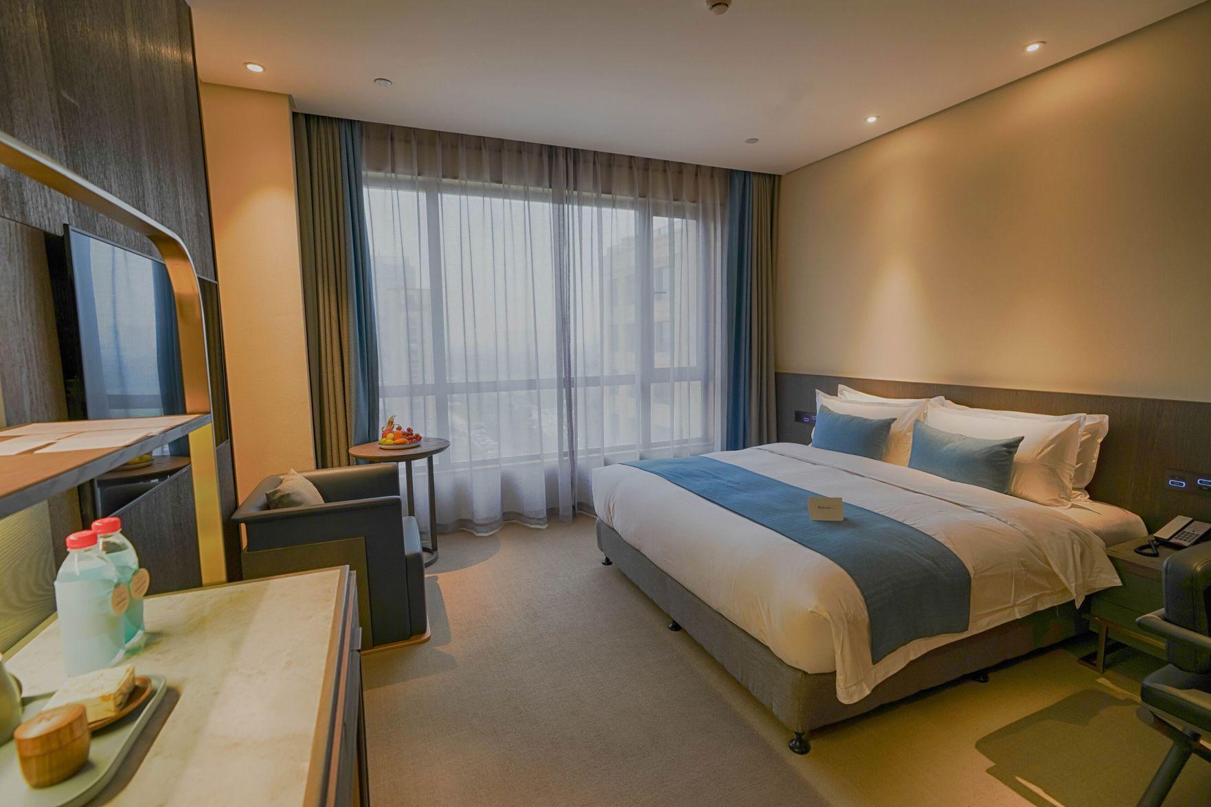 Boutique, Double Bed