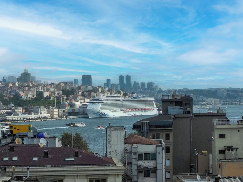 Meserret Palace Hotel 45/50