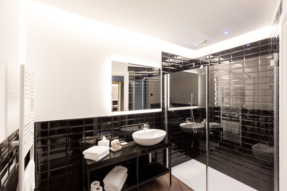 جناح بسرير مزدوج بإطلالة على البحيرة بشرفة مع أريكة، Hotel Ventaglio 4/4