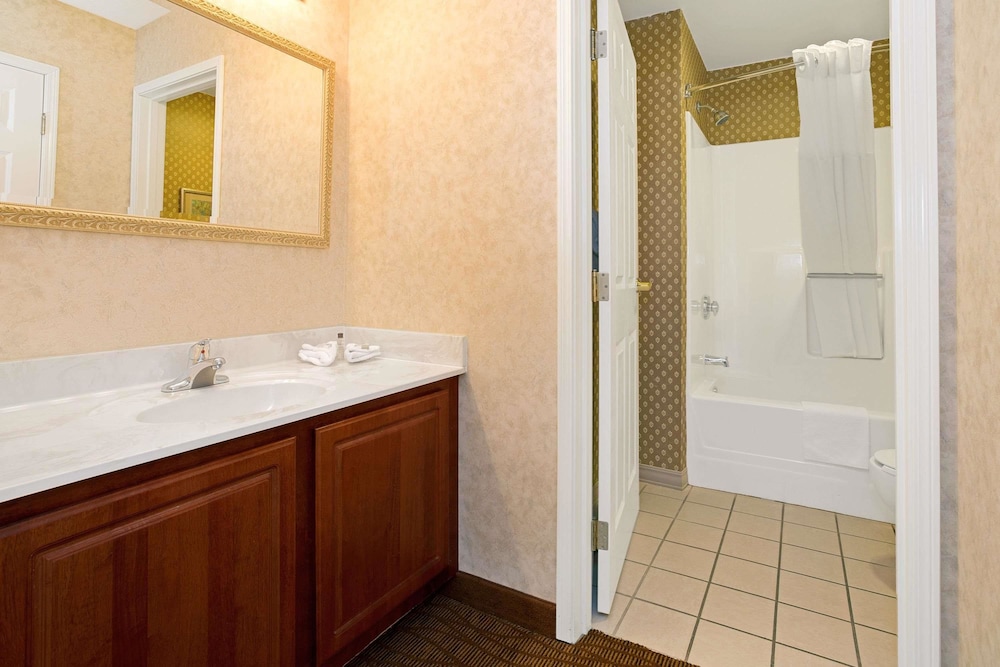 Hawthorn Extended Stay by Wyndham Cincinnati/Sharonville 9/24
