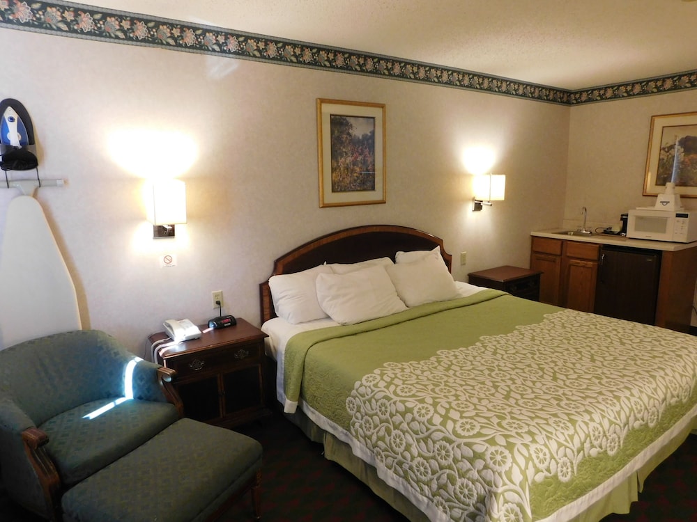 Days Inn by Wyndham Lexington NE 13/46