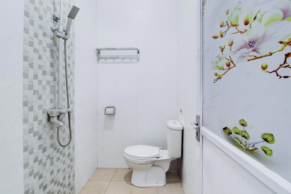 Hotel O Jalan Jenderal Sudirman Near Imam Bonjol Square Formerly Nelvi Guest House 42/50