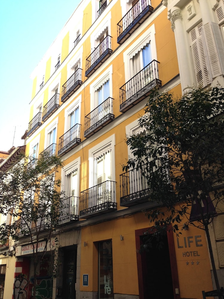 Life Gran Via 2/51
