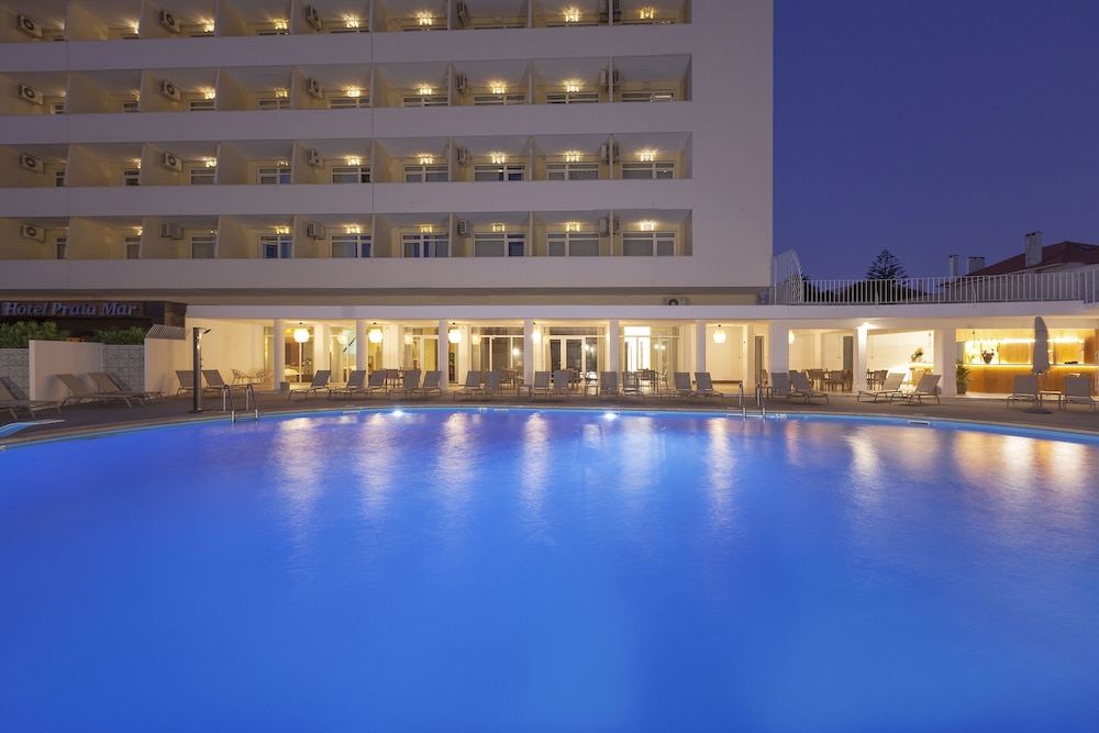 Carcavelos Beach Hotel 4/63