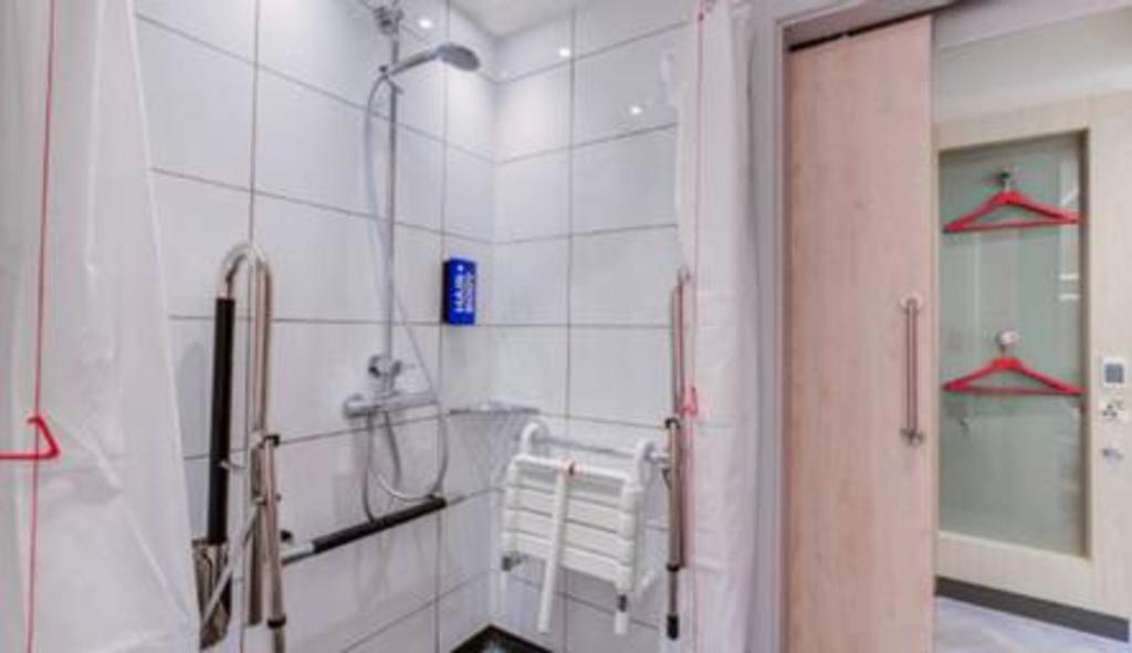 ZIP by Premier Inn Cardiff 25/28