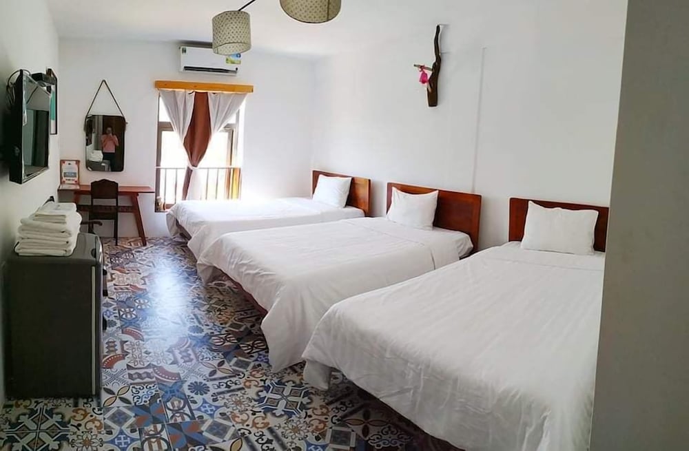 Hotel De Condor 9/46