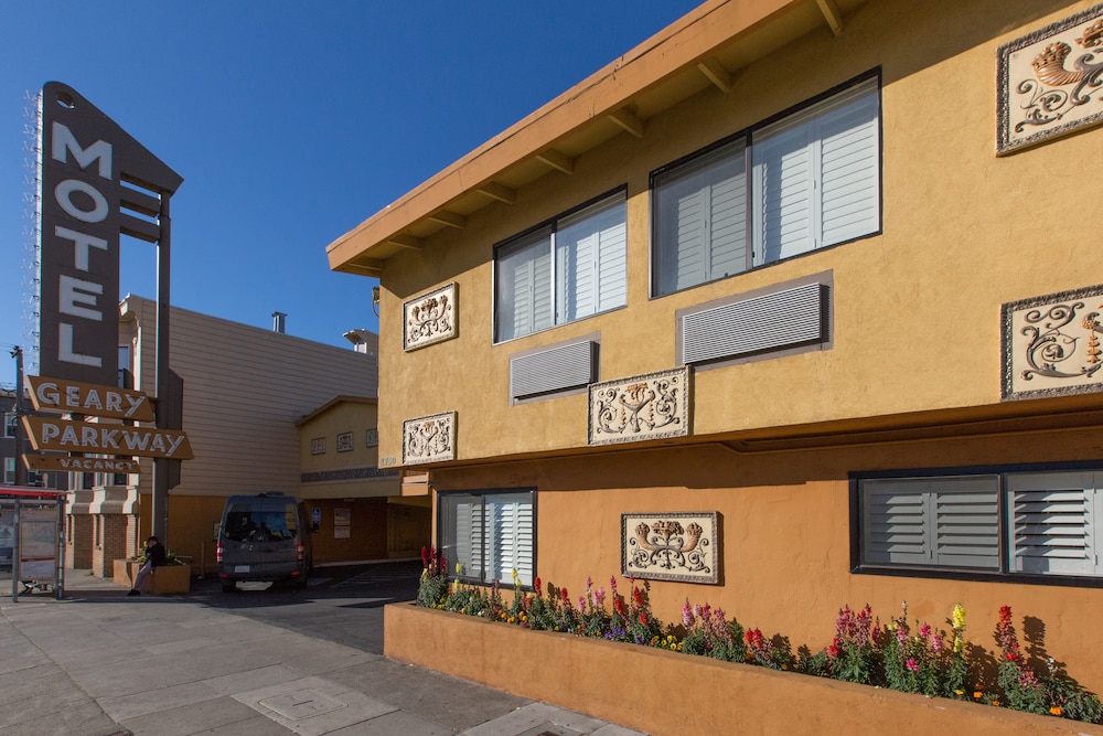 Geary Parkway Motel 63/72