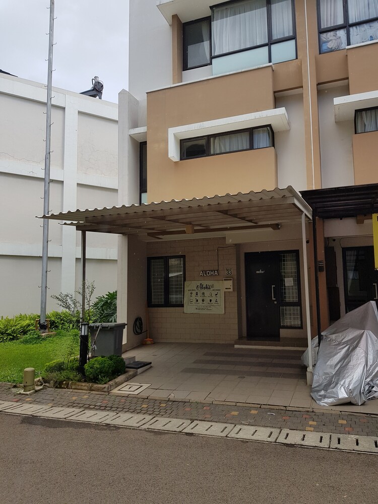 Aloha Guest House 2 by ZUZU 4/30