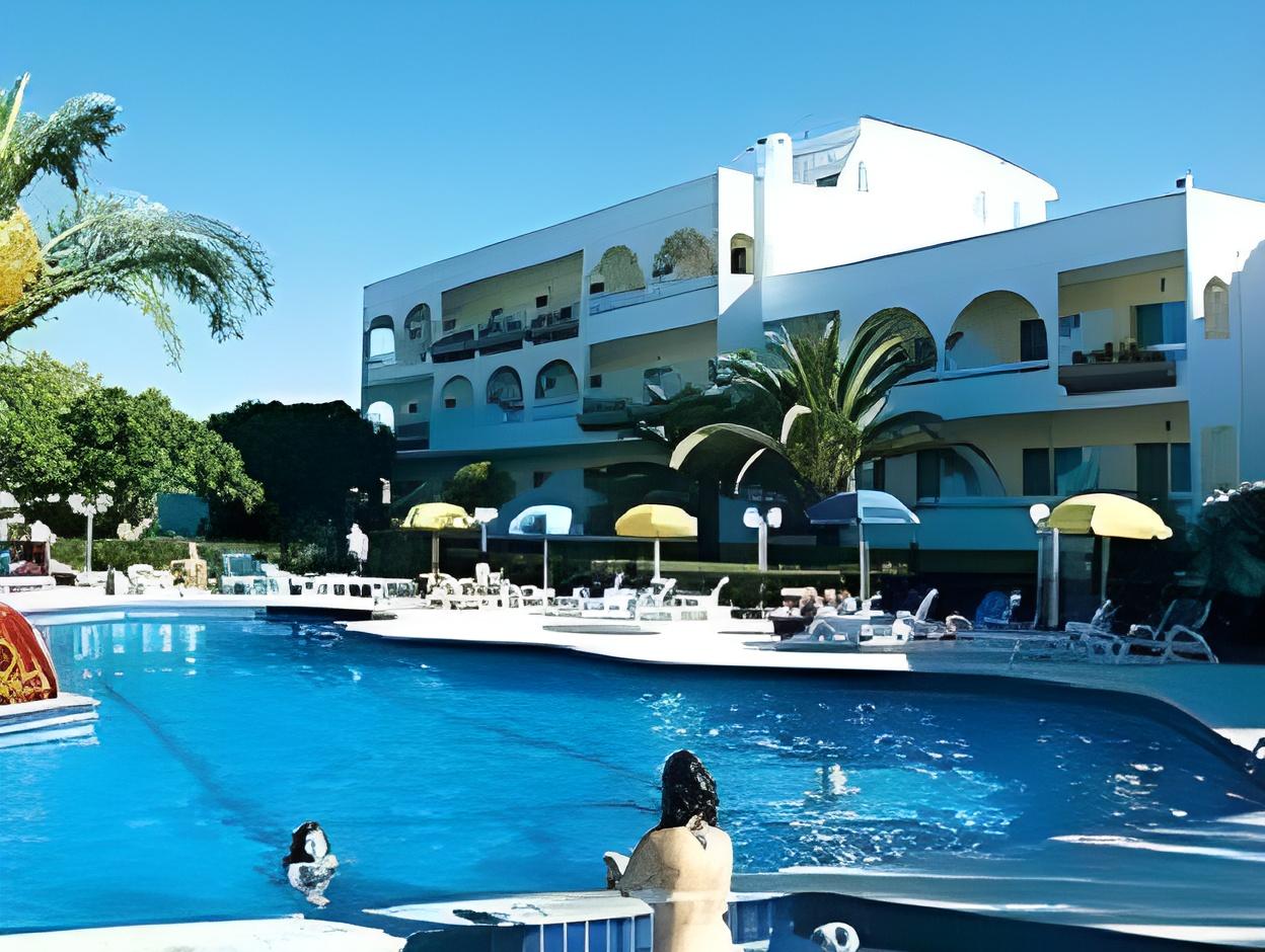 SUPERIOR, DOUBLE OR TWIN BED, POOL VIEW