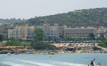 Astreas Beach Hotel 46/50