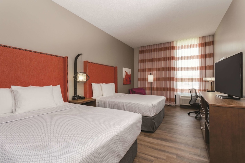 La Quinta Inn and Suites by Wyndham South Jordan 15/42