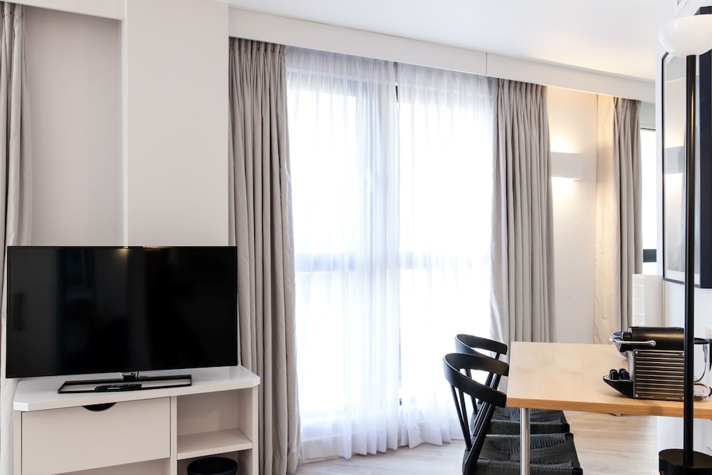 Rockwell East Aparthotel 39/49