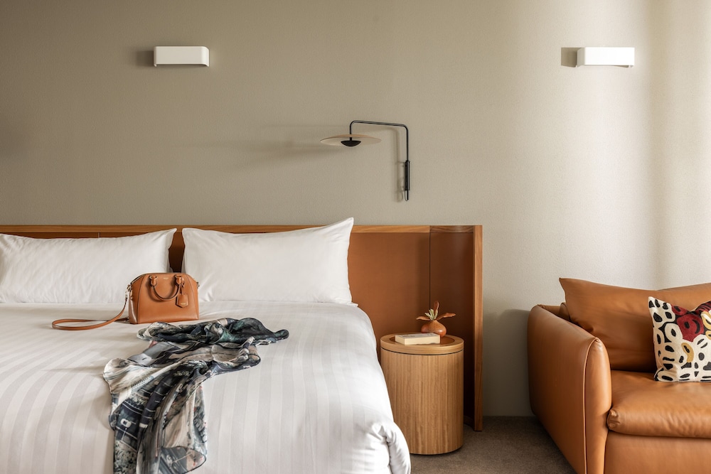 Wonil Hotel Perth - Handwritten Collection 22/64