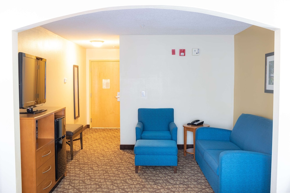 Best Western Plus Richmond Hill Inn 34/53