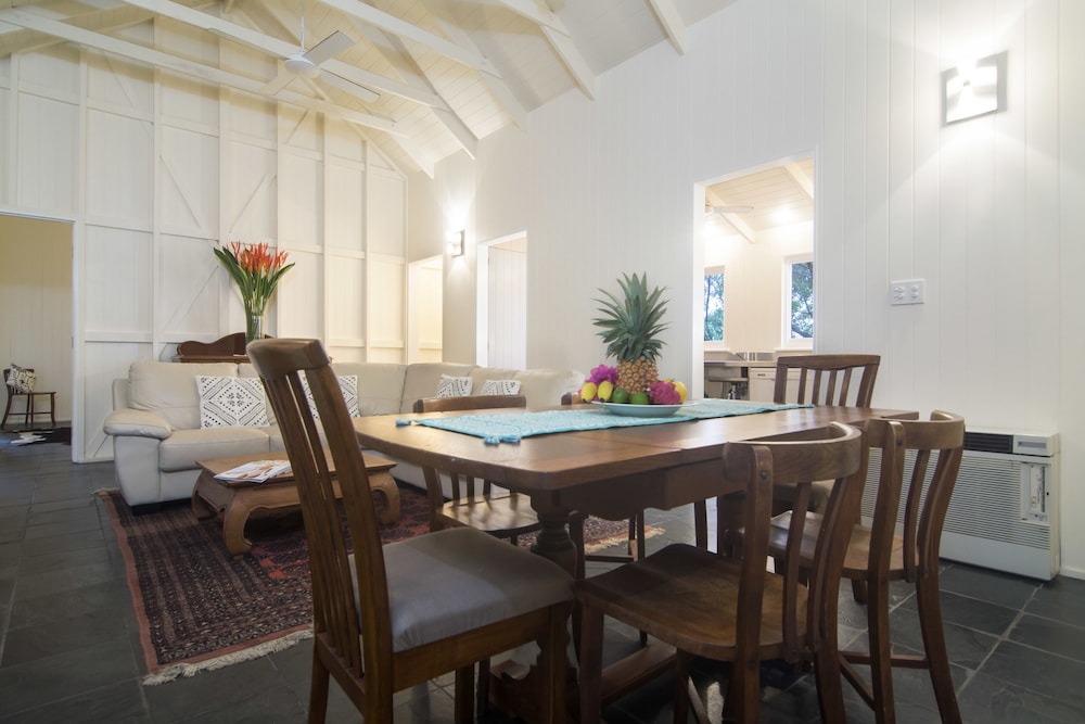 Port Douglas Cottage and Lodge 25/35