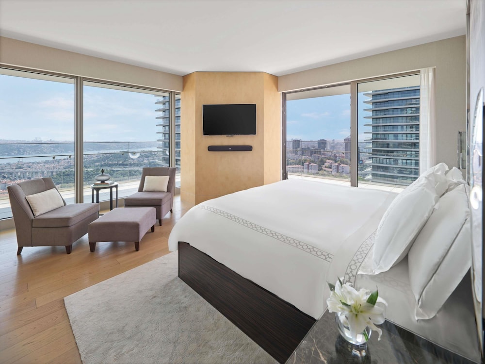 BOSPHORUS, SUITE, KING BED