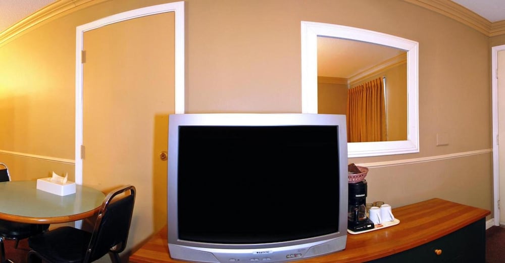 Travelodge by Wyndham Merritt 29/32