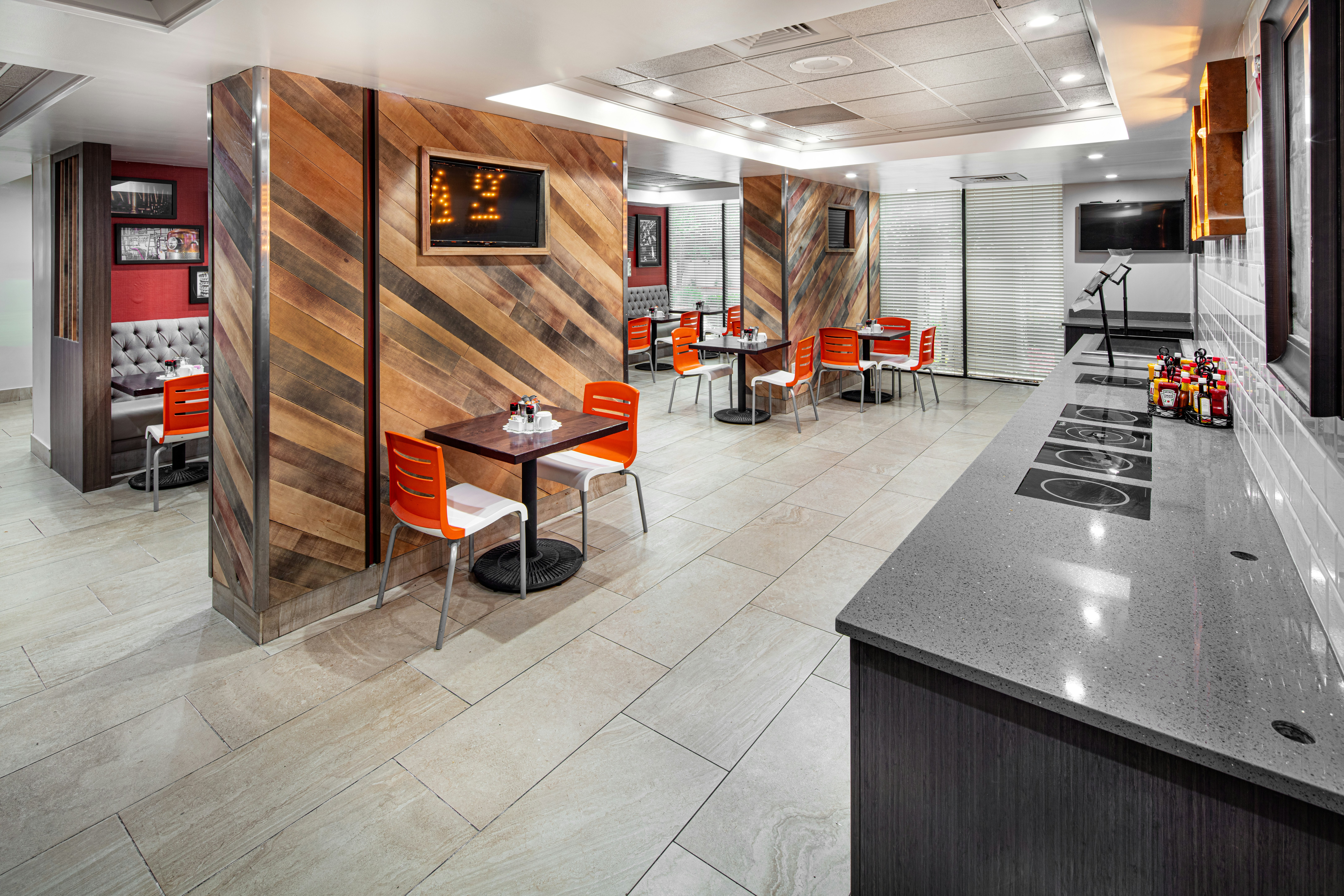 Holiday Inn Atlanta Northlake 14/38