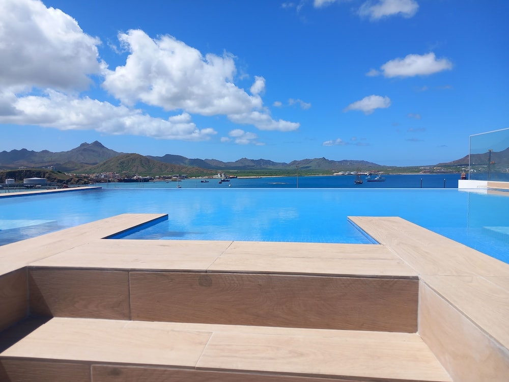 Ouril Hotel Mindelo 46/50