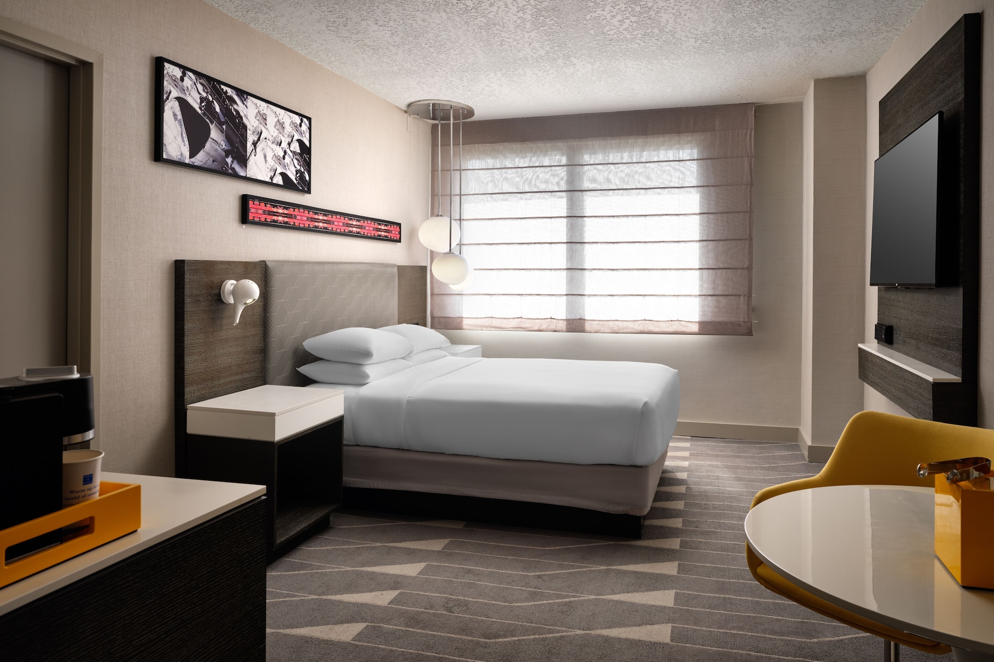 ROOM, QUEEN BED, CITY VIEW, HIGH FLOOR
