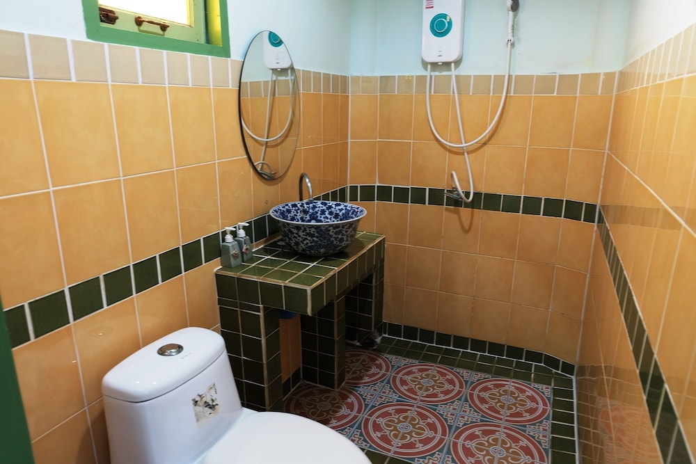 Baanrak Amphawa Homestay 12/61