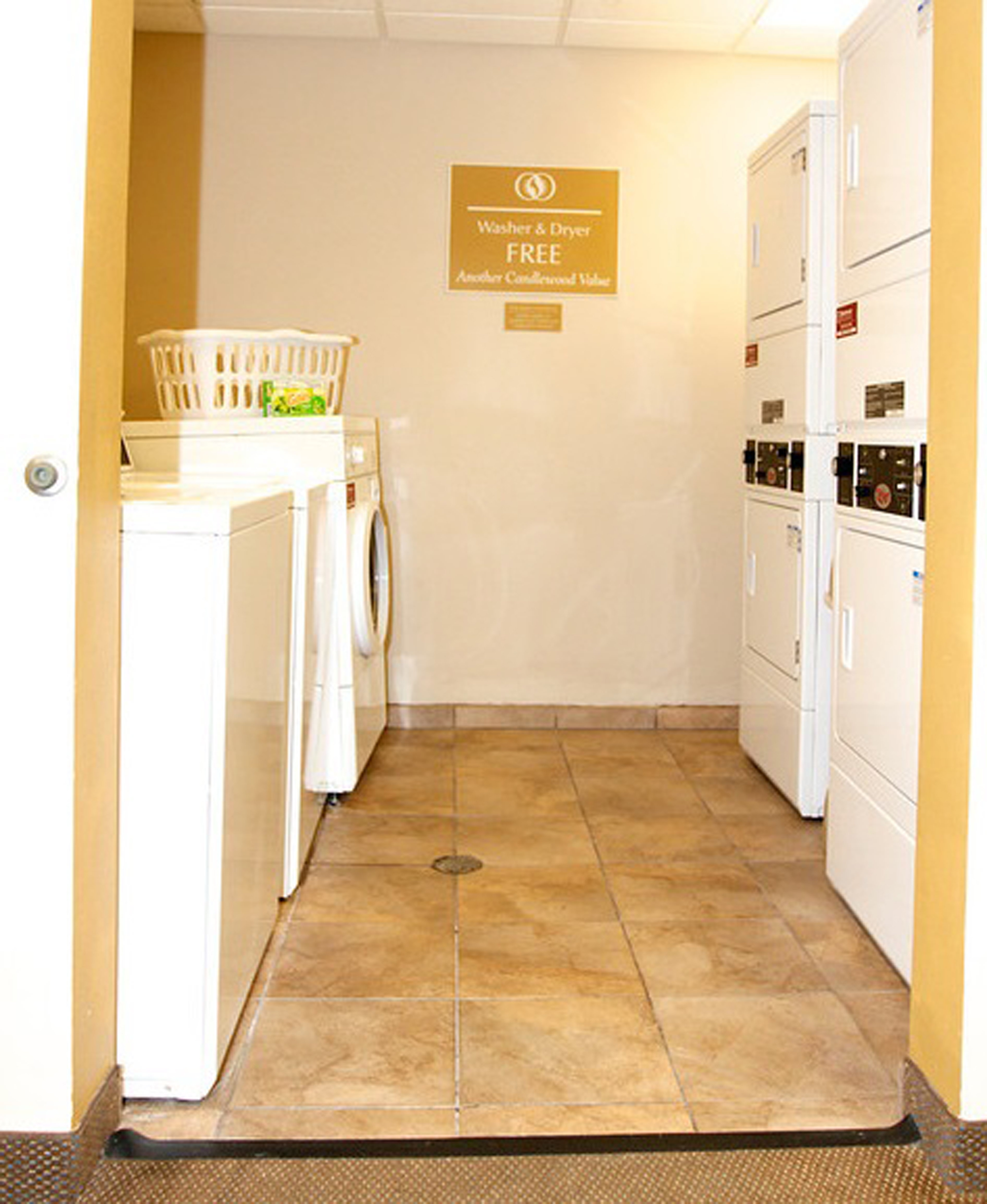 Candlewood Suites Santa Maria 5/75