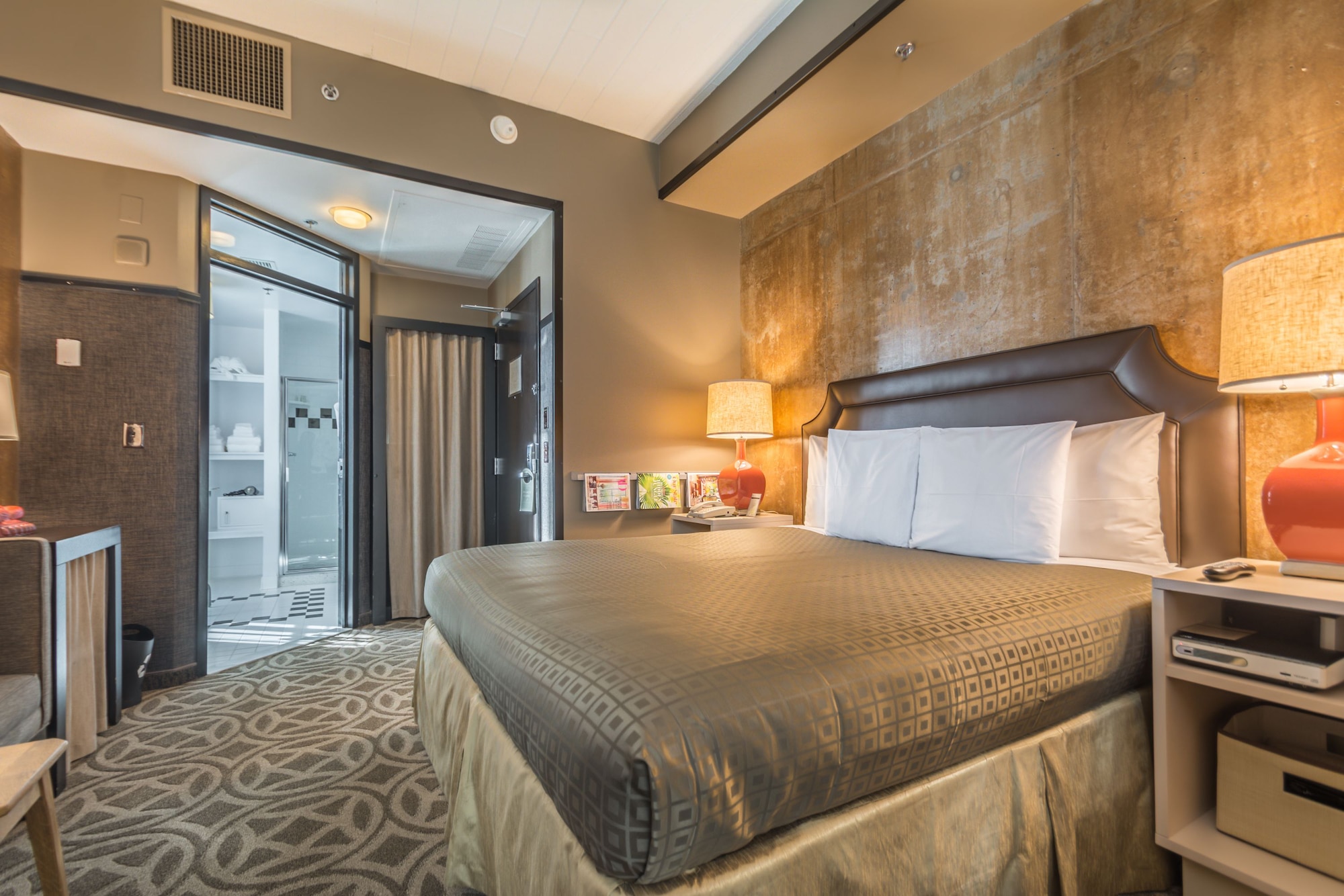 LOFT, PREMIUM, KING BED