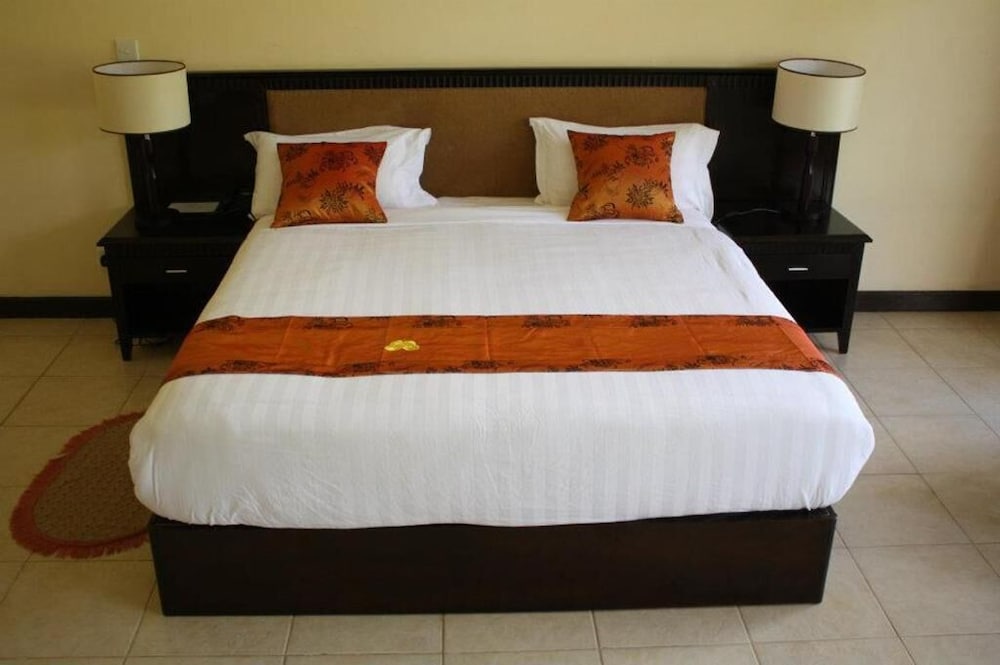 Nashera Hotel 7/42