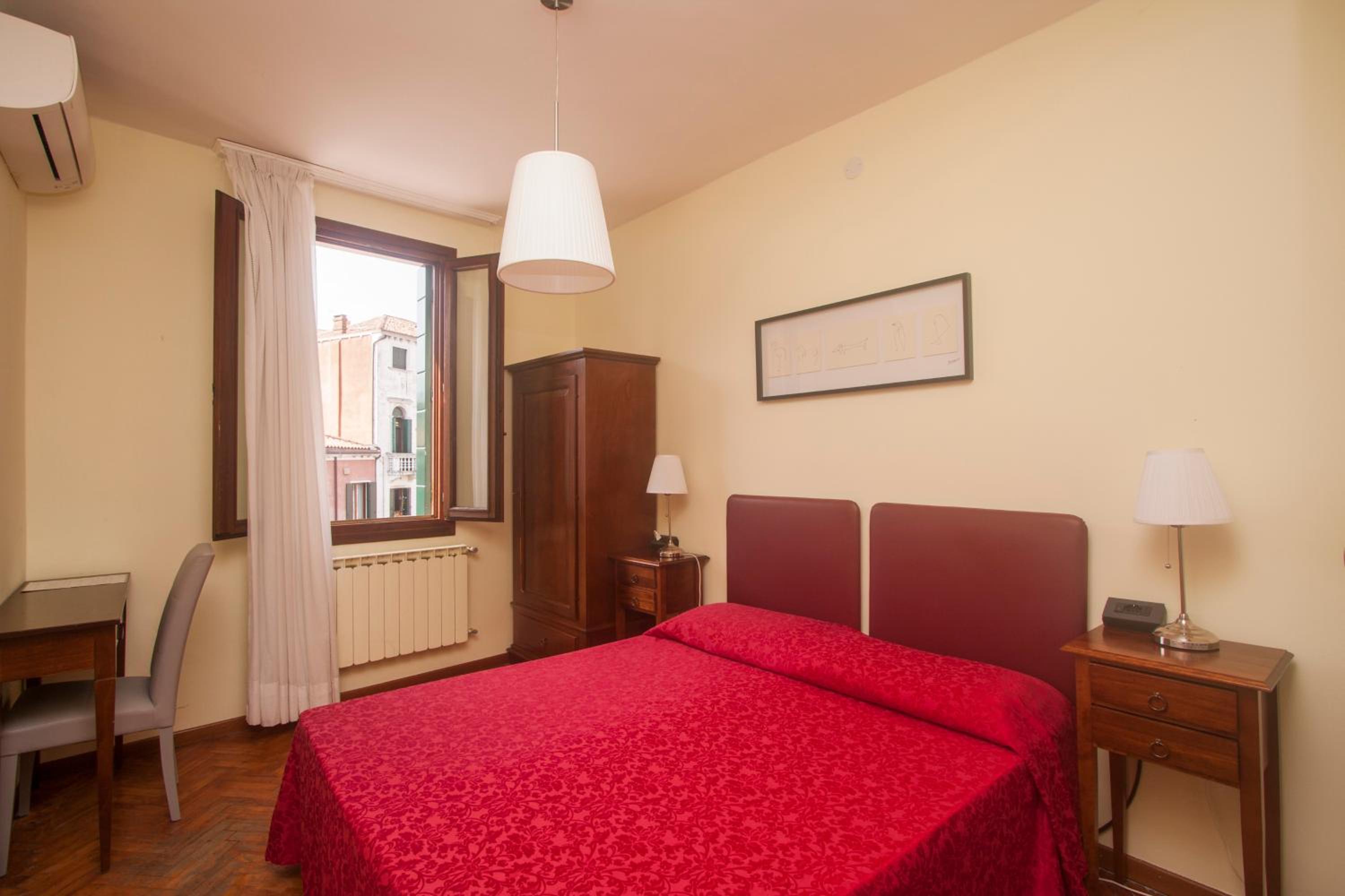 ROOM, DOUBLE BED, PRIVATE BATHROOM