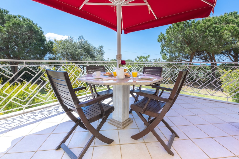 Irida Resort Suites 58/78