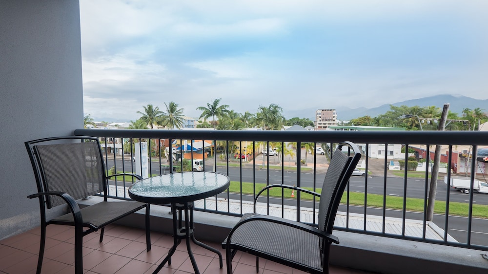 Sunshine Tower Hotel 48/61